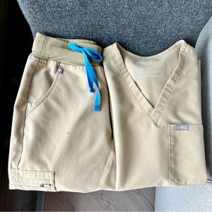 FIGS SCRUB SET OATMEAL Zamora High Waisted Joggers Size XSP & Catarina Top XS